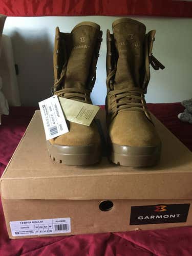 NEW Garmont T8 Bifida Coyote Boot Mens 8.5 (Women's 9.5)