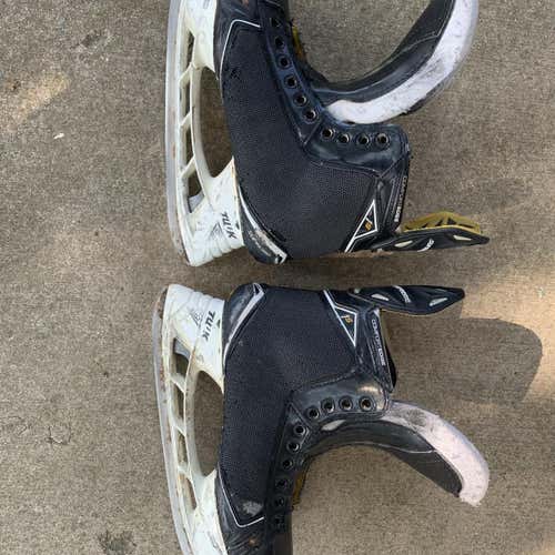 Senior Bauer 1s Wide Width Pro Stock Size 10.5 Hockey Skates