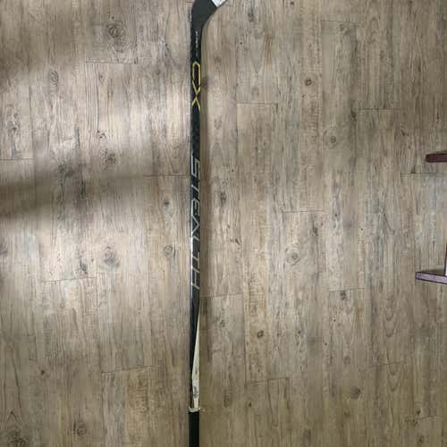 Senior Right Handed Stealth CX Mid Pattern Hockey Stick