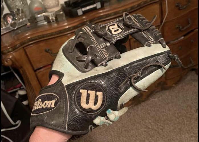 Black Used Right Hand Throw A2000 11.5" Baseball Glove