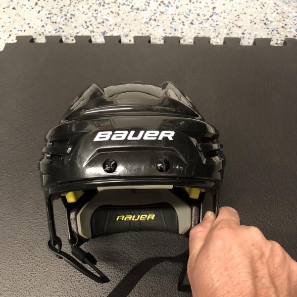 Black New Medium Bauer Re-Akt VVN Pro Stock Helmet