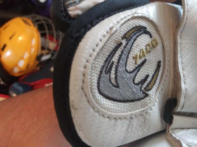 Used Senior Vaughn Regular Velocity 7400