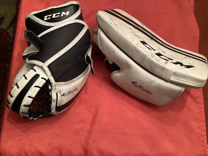 Used Junior CCM Regular extreme flex 400 Glove and Blocker