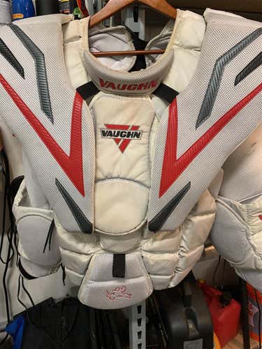Senior XL Vaughn Vision 9500 Pro Stock Goalie Chest Protector