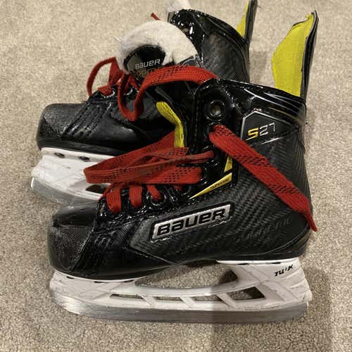 Youth Bauer Supreme S27 Size 10 Hockey Skates