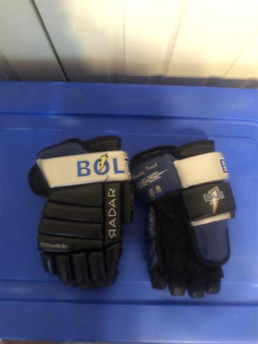 Muskoka Radar 14" Black Hockey Gloves