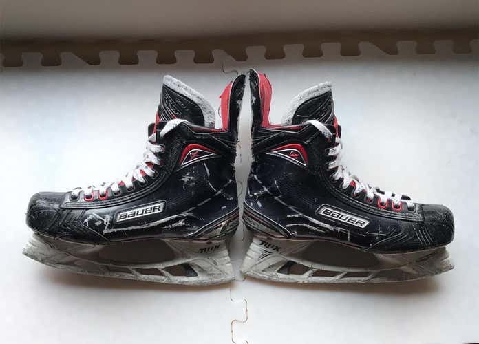 Senior Bauer Vapor 1X Regular Width Size 8.5 Hockey Skates