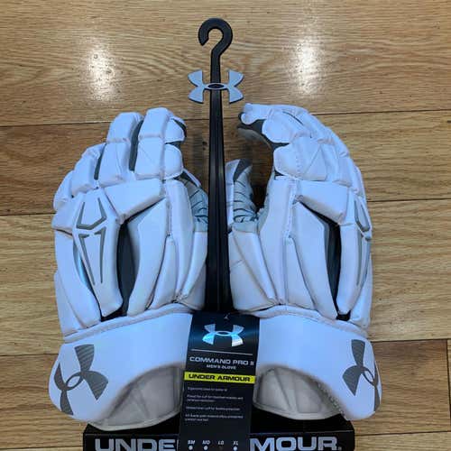 Command Pro 2 Gloves large & Maverik Rome Gloves. 23”