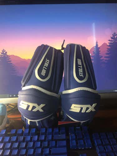 BRAND NEW (with tags) STX Stallion 500 Arm Guards (blue, medium