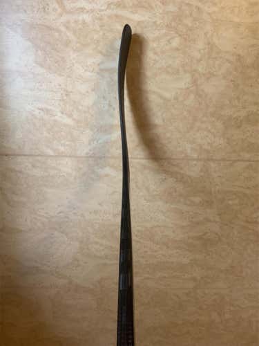 Senior Left Hand Pro Stock Patrick Kane Curve