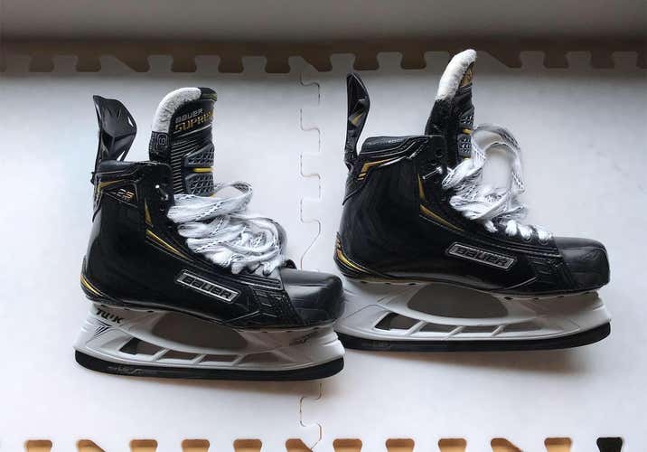 Senior Bauer Supreme 2S Pro Regular Width Size 9 Hockey Skates