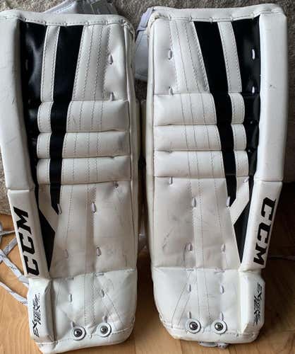 White Youth 22" CCM Extreme Flex 760  Goalie Leg Pads