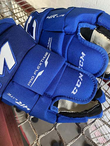 Blue New Senior CCM 4R Lite Gloves 14"