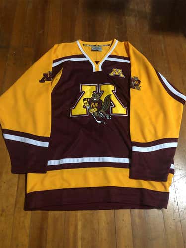 Men's Medium Minnesota Golden Gophers Hockey Jersey