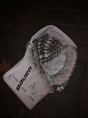 White Senior Regular Goalie Glove BauerUltra Sonic