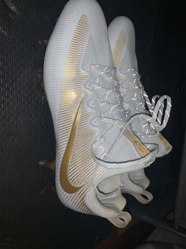 White Men's Molded Cleats Nike
