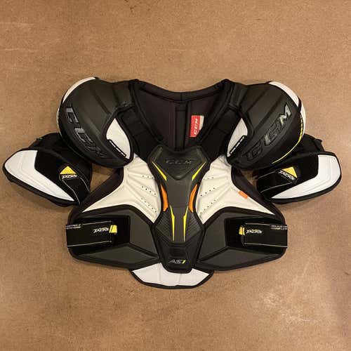Senior Extra Large CCM Super Tacks AS1 Shoulder Pads