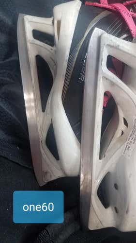 Used Junior Bauer Supreme One60 Hockey Goalie Skates Regular Width Size 3