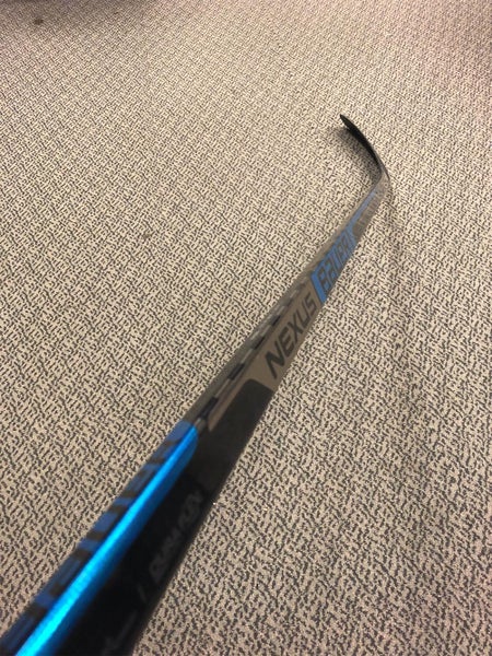 Senior Right Handed Nexus 2N Pro P88 Pattern  Hockey Stick