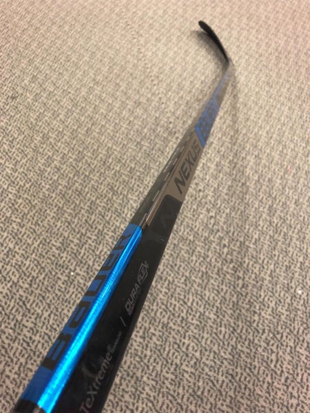 Senior Right Handed Nexus 2N Pro P28 Pattern  Hockey Stick