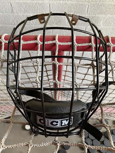 Used Senior Large CCM FM480 Facemask Full Cage