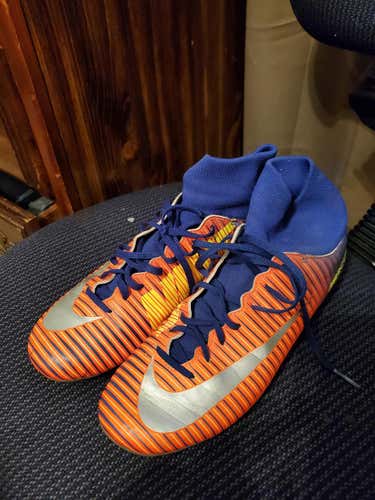 Orange Used Youth Men's Size 6.5 (Women's 7.5) Molded Cleats Nike Low Cut