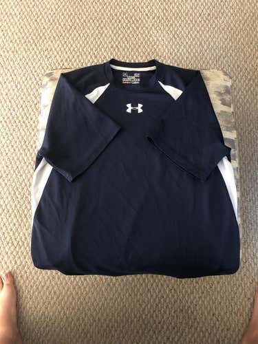 Navy Blue Men's Small Under Armour Shirt
