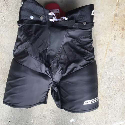 Black Used Senior Small Bauer / NIKE Supreme 10 Hockey Pants