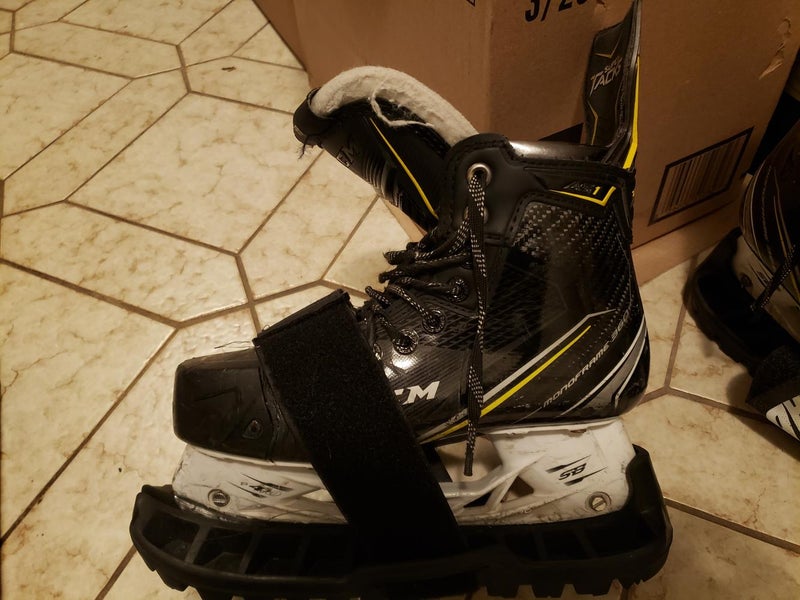 Used Junior CCM Super Tacks AS1 Hockey Skates Size 4.5