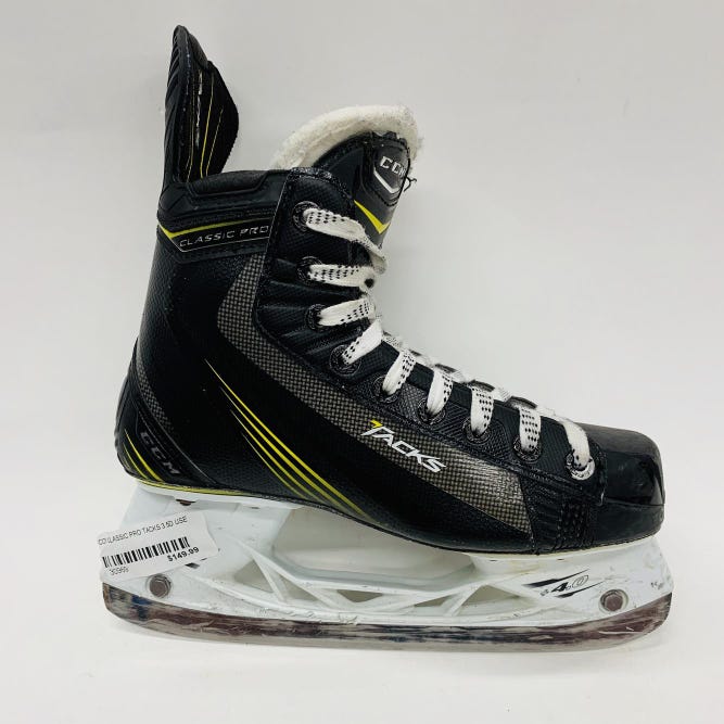 Junior CCM Tacks Classic Pro Regular Width Size 3.5 Hockey Skates