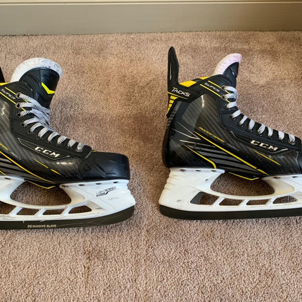 Senior CCM Super Tacks Skates Size 8