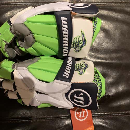 New Chesapeake Bayhawks Warrior Burn Pro 13" Lacrosse Gloves