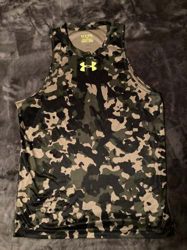UNDERARMOUR MENS TANK - CAMO