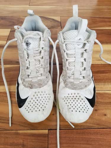 White Used Adult Men's Size 5.5 (Women's 6.5) Molded Cleats Nike