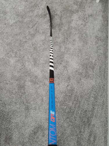Used Senior Warrior Right Handed Fantom QRE Hockey Stick W28 85 Flex