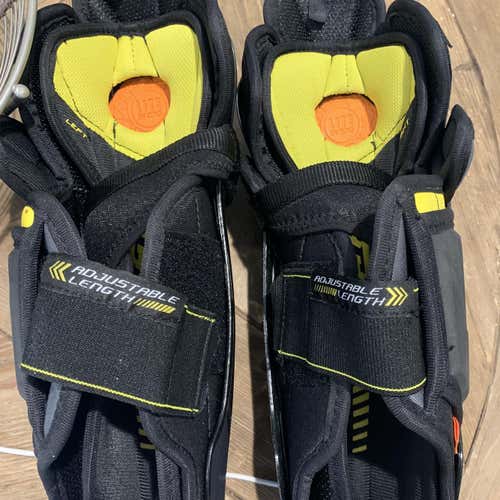 Junior CCM Tacks 9080 Shin Pads