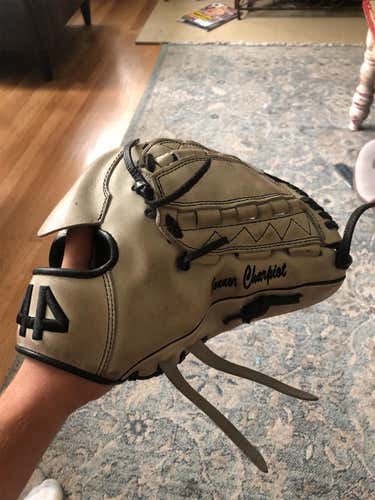 High School/College Pitcher's Signiture Series 12" Baseball Glove