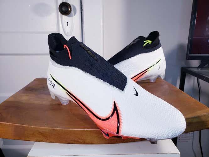 Nike Vapor Edge 360 Elite Flyknit Football Cleats CN7098-100 Size 13