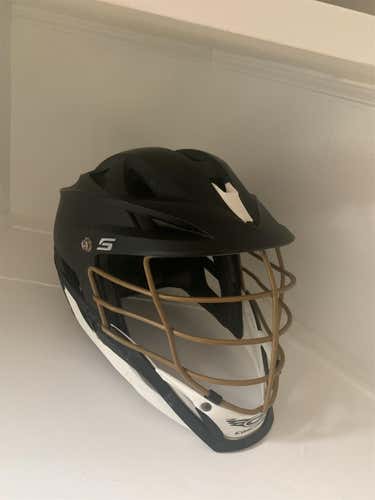 Black Adult Player's Cascade S Helmet