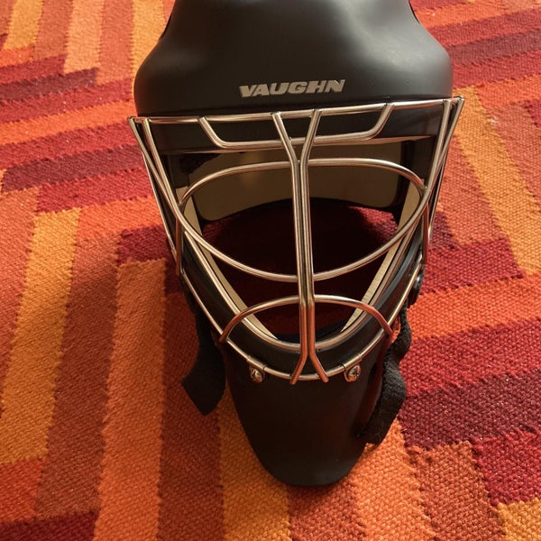 Black Senior Vaughn VM7700 Goalie Mask Non-Cert Cateye