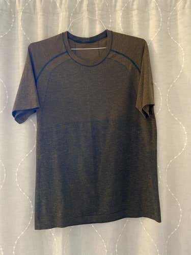 Yellow and Green like New Adult Men's Large Lululemon Shirt