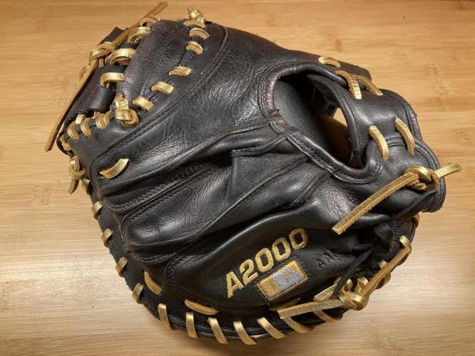 Black Used Kid Pitch (9YO-13YO) Wilson Right Hand Throw Catcher's A2000 Baseball Glove 32.5"