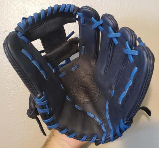 Like New Under Armour Right Hand Throw Genuine Pro Baseball Glove 11.5"