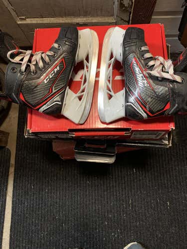 Youth Used CCM JetSpeed Xtra Pro Plus Hockey Skates Regular Width Size 12