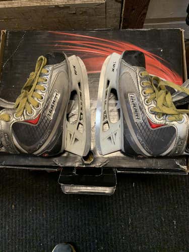 Used Youth Bauer Vapor X20 Hockey Skates Regular Width Size 12.5