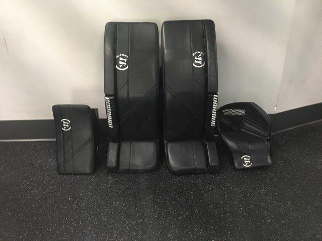 Used 33" Warrior Ritual G5 Pro/Senior Goalie Full Set