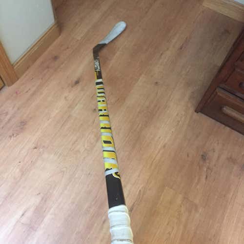 Intermediate Right Handed Dynasty Ax1st Toe Pattern Hockey Stick