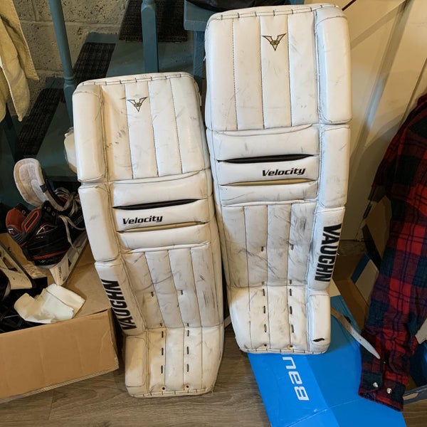 White Senior 35+2 Vaughn Velocity V5 Goalie Leg Pads