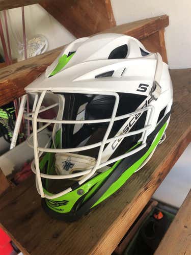 White Adult Player's Cascade S Helmet