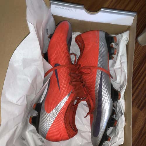 Red Men's Size 9.5 (Women's 10.5) Nike Vapor 13 Elite FG Cleats